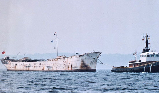 Galatea, Buque Escuela de la Armada Española. 1922-1982 Galatea-remolca