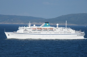 MS Athena saliendo del puerto de A Coruña